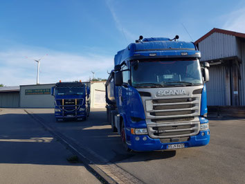 Frontansicht eines Scania aus dem Hammerlindl Fuhrpark